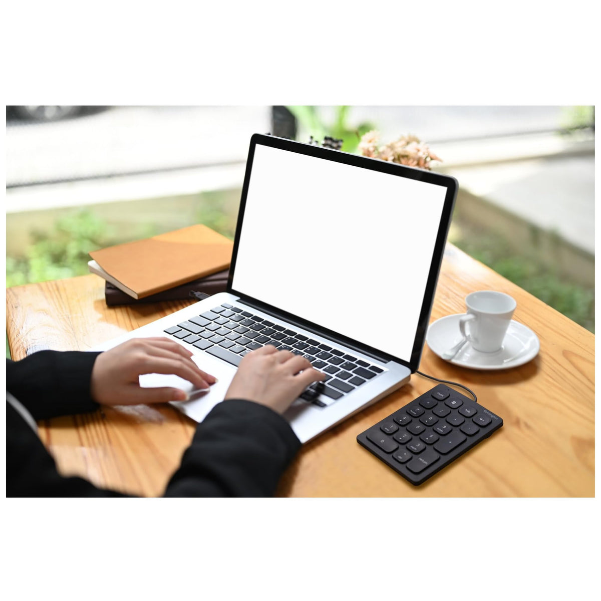 Kensington Wired Numeric Keypad with Plug & Play USB Connection, 21-Key Numpad with 4 Shortcut Keys for PC, Laptops and Other Devices (K79820WW)
