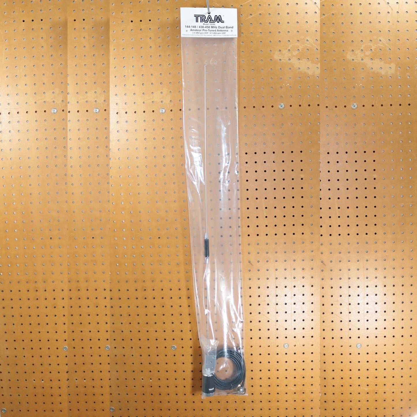 Tram 10280 Pre-Tuned 144MHz-148MHz VHF/430MHz-450MHz UHF Dual-Band Amateur Trunk or Hole Mount Antenna Kit with PL-259 Connector