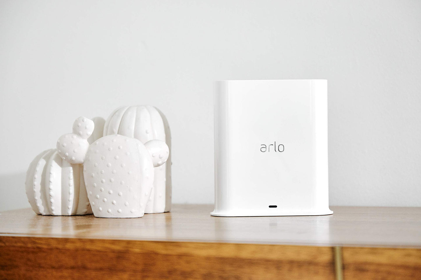 Arlo VMB5000 Ultra 2 SmartHub Compatible with Ultra, Ultra 2, Pro, Pro 2, Pro 3, Pro 4, Pro 5S, Pro 6, Essential 2 and 3 Cameras (Renewed)