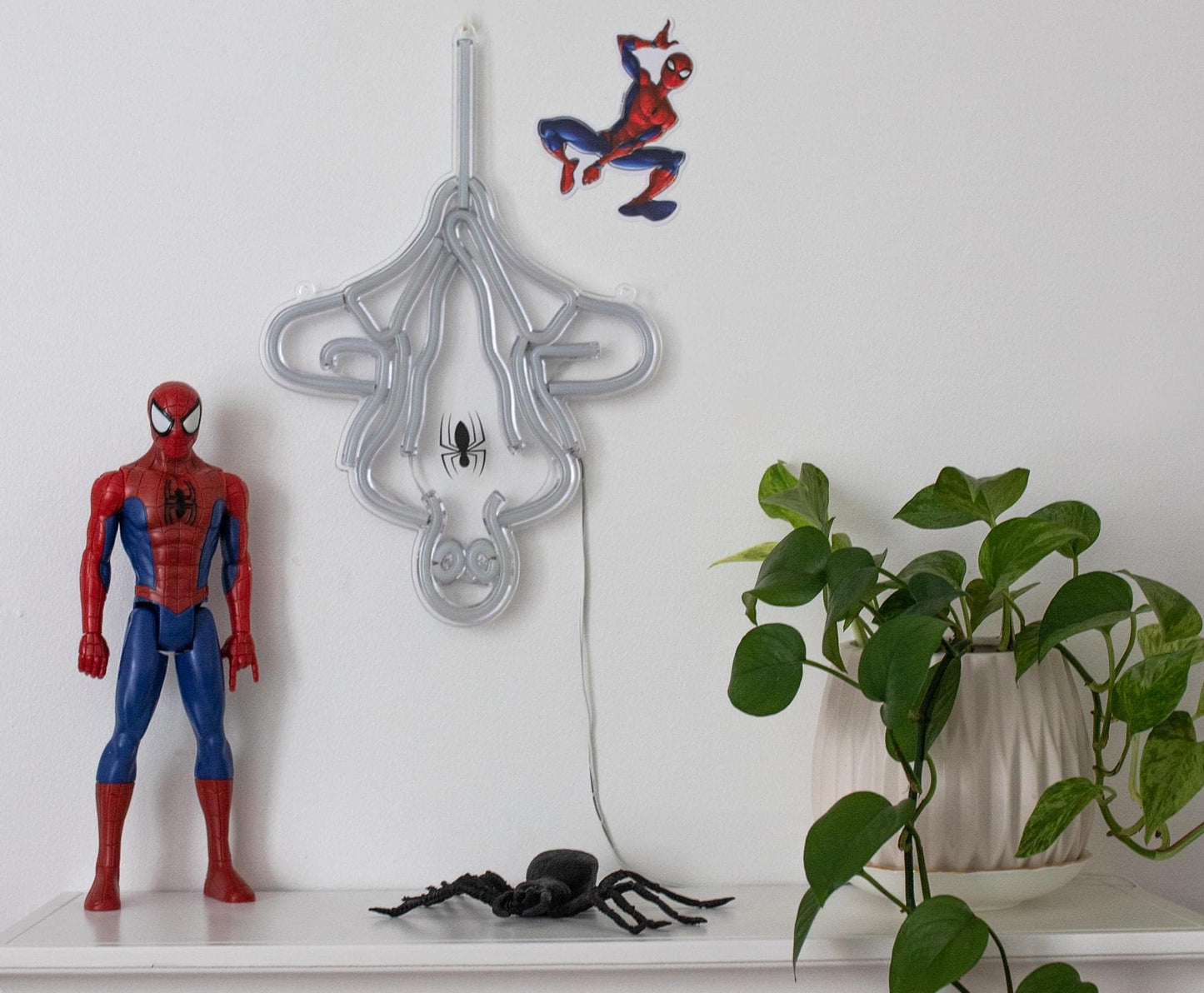 Marvel Spider-Man Hanging LED Neon Wall Light | Ready To Hang Wall Decor Artwork | Superhero Figural Mood Light Sign For Bedroom, Living Room | Home