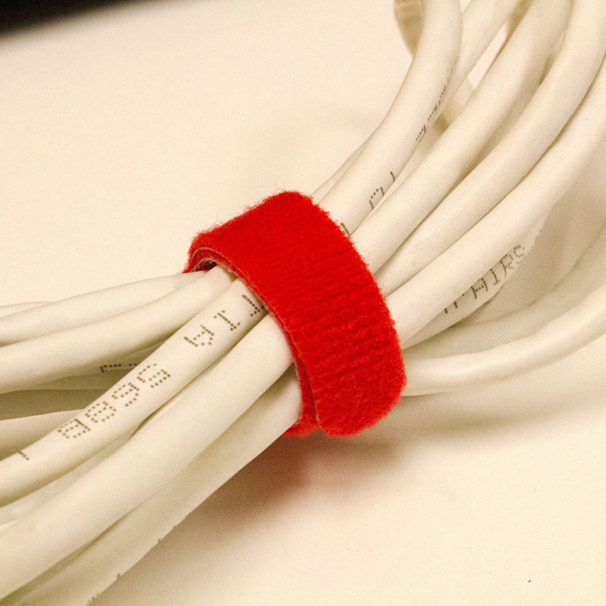 NavePoint 10 Inch Hook and Loop Reusable Strap Cable Cord Wire Ties 75 Pack Red