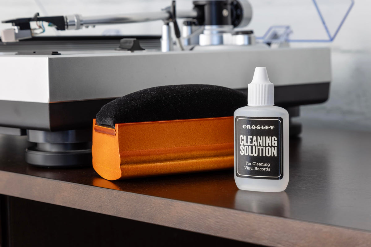 Crosley AC25 Turntable Record Maintenance Kit with Cleaning Solution and Wet/Dry Velvet Brush