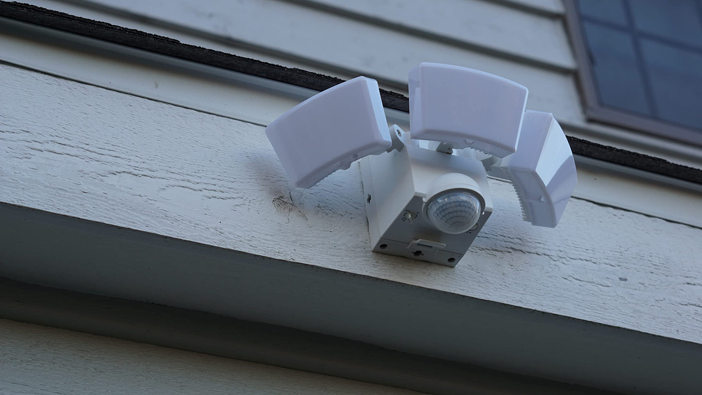 IQ America Battery-Powered Indoor Outdoor Weatherproof LED Motion Security Motion Sensor Floodlight, Eave or Wall Mount, 1200 lumens, Pivots-Rotates