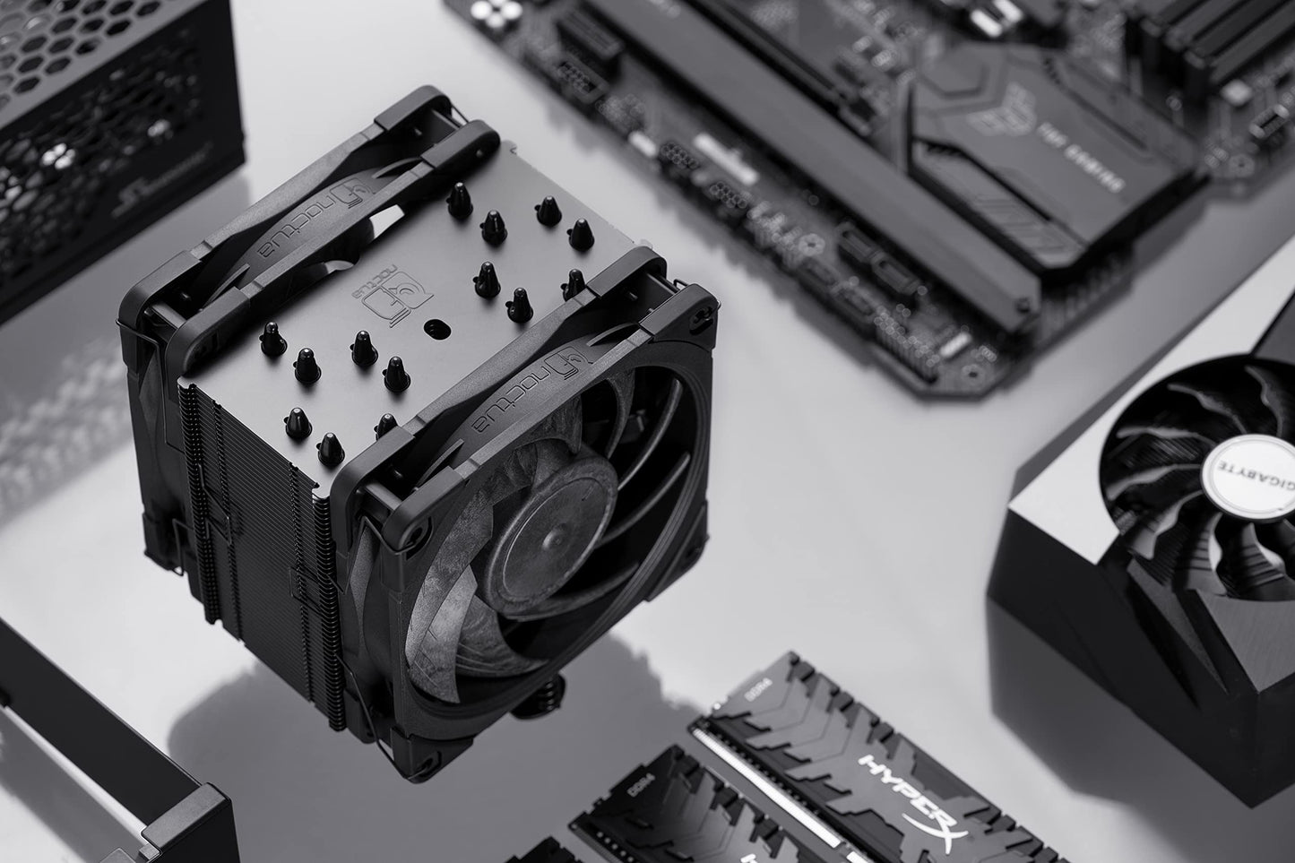 Noctua NH-U12A chromax.Black, 120mm Single-Tower CPU Cooler (Black)
