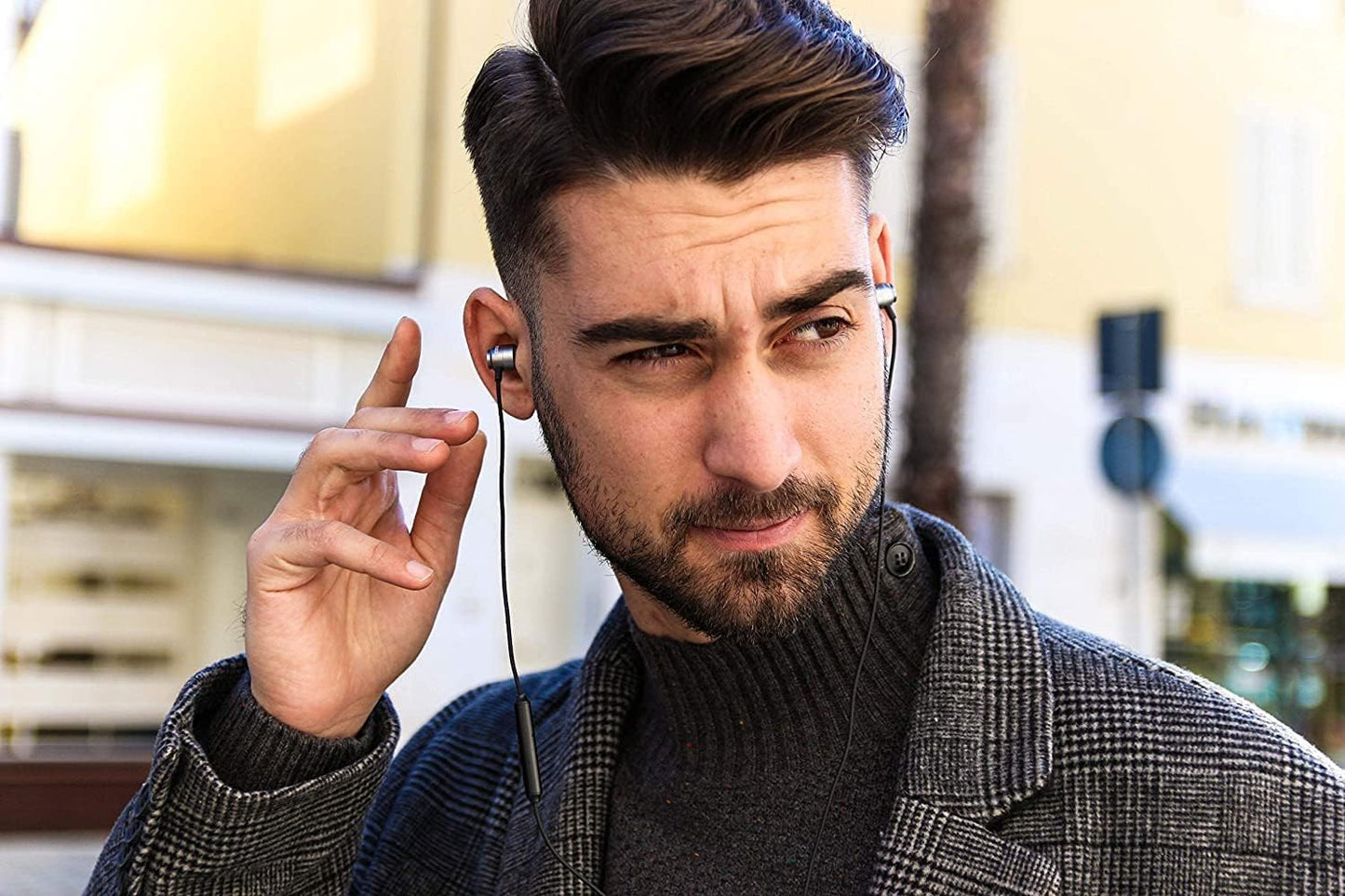 LUDOS Clamor Wired Earbuds in-Ear Headphones, 5 Years Warranty, Earphones with Microphone, Noise Isolating Ear Buds, Memory Foam for iPhone, Samsung