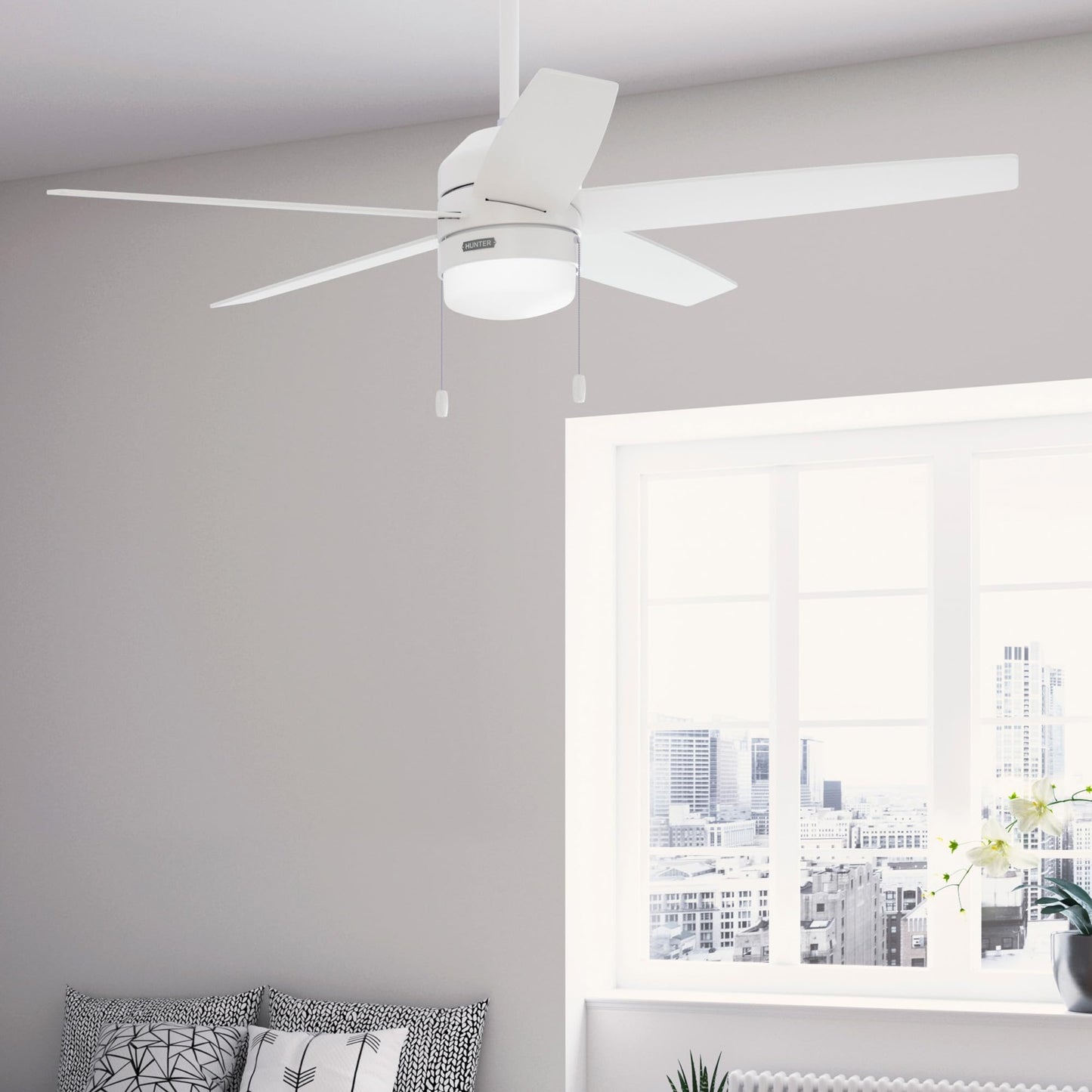 Hunter Fan 52 inch Indoor Ceiling Fan with LED Light, White Ceiling Fan with Pull Chain, for Bedroom, Office or Living Room, 5 Blades (Renewed)