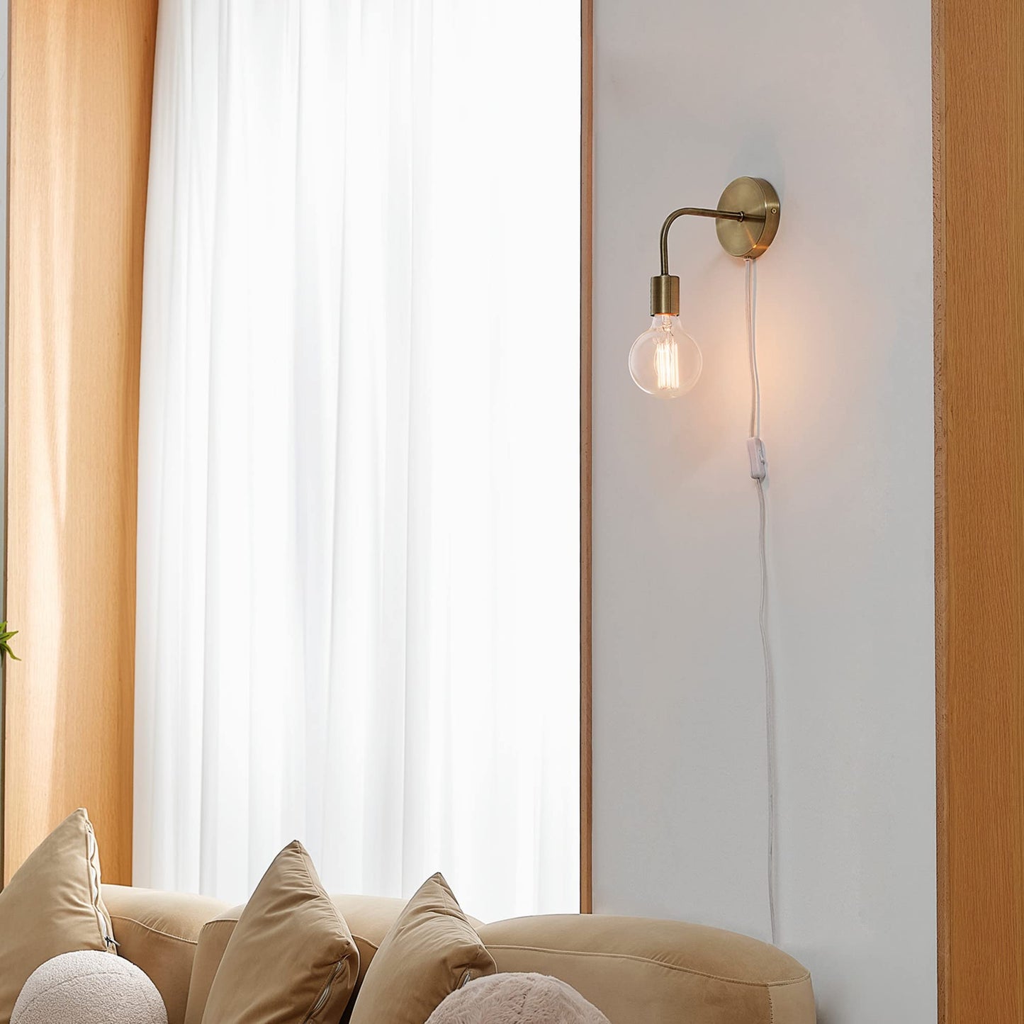 Globe Electric 52111 Holden 1-Light Long Arm Plug-in or Hardwire Wall Sconce, Matte Brass, Bulb Not Included