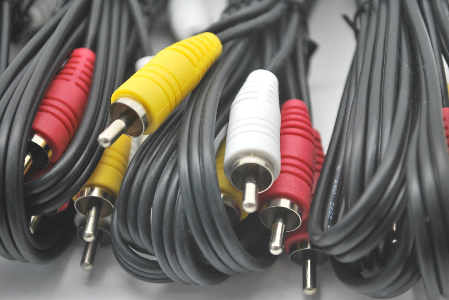 LOT OF 10 NEW 6 Ft RCA AUDIO/VIDEO COMPOSITE CABLES DVD/VCR/SAT YELLOW RED & WHITE CONNECTORS