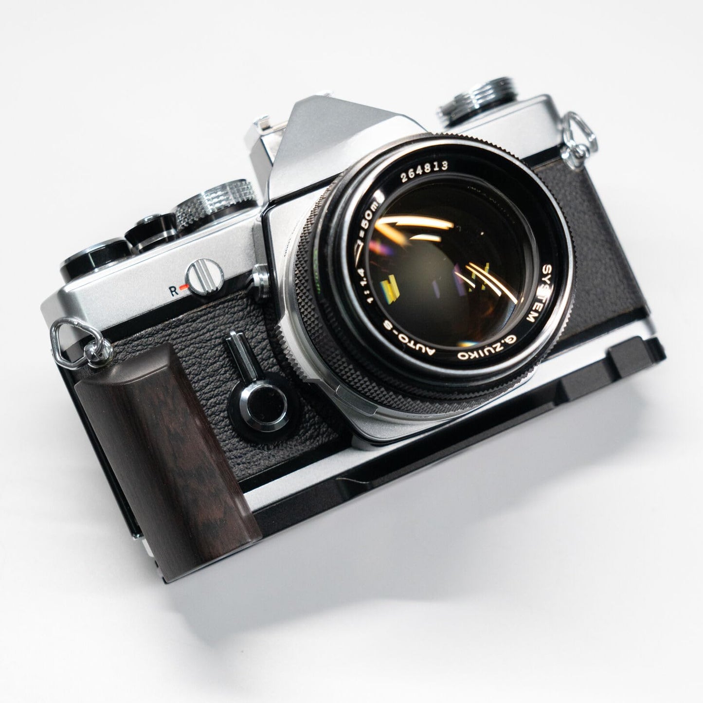 Handmade Wooden Wood Hand Grip L Alloy Base Plate for Olym pus OM2 OM1 OM-1 OM-2 Camera Holder (Ebony + Black Base)