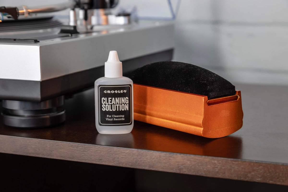 Crosley AC25 Turntable Record Maintenance Kit with Cleaning Solution and Wet/Dry Velvet Brush