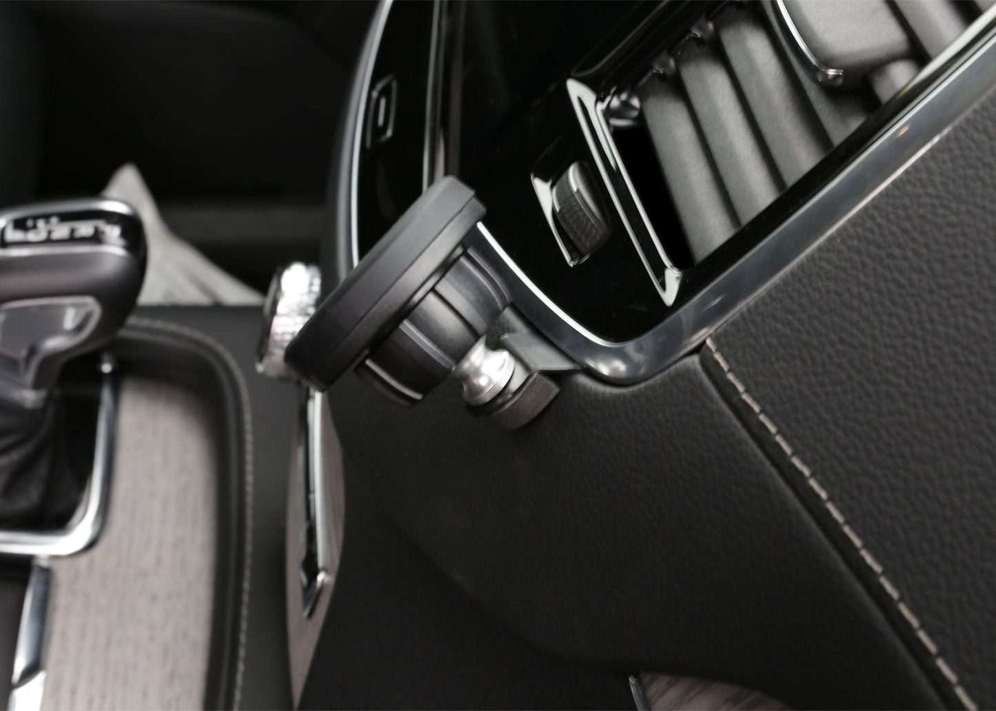 Course Motorsports DirectFit Phone Mount: Volvo XC90 (2015-Present) Magsafe Compatible Head - Non Charging Right