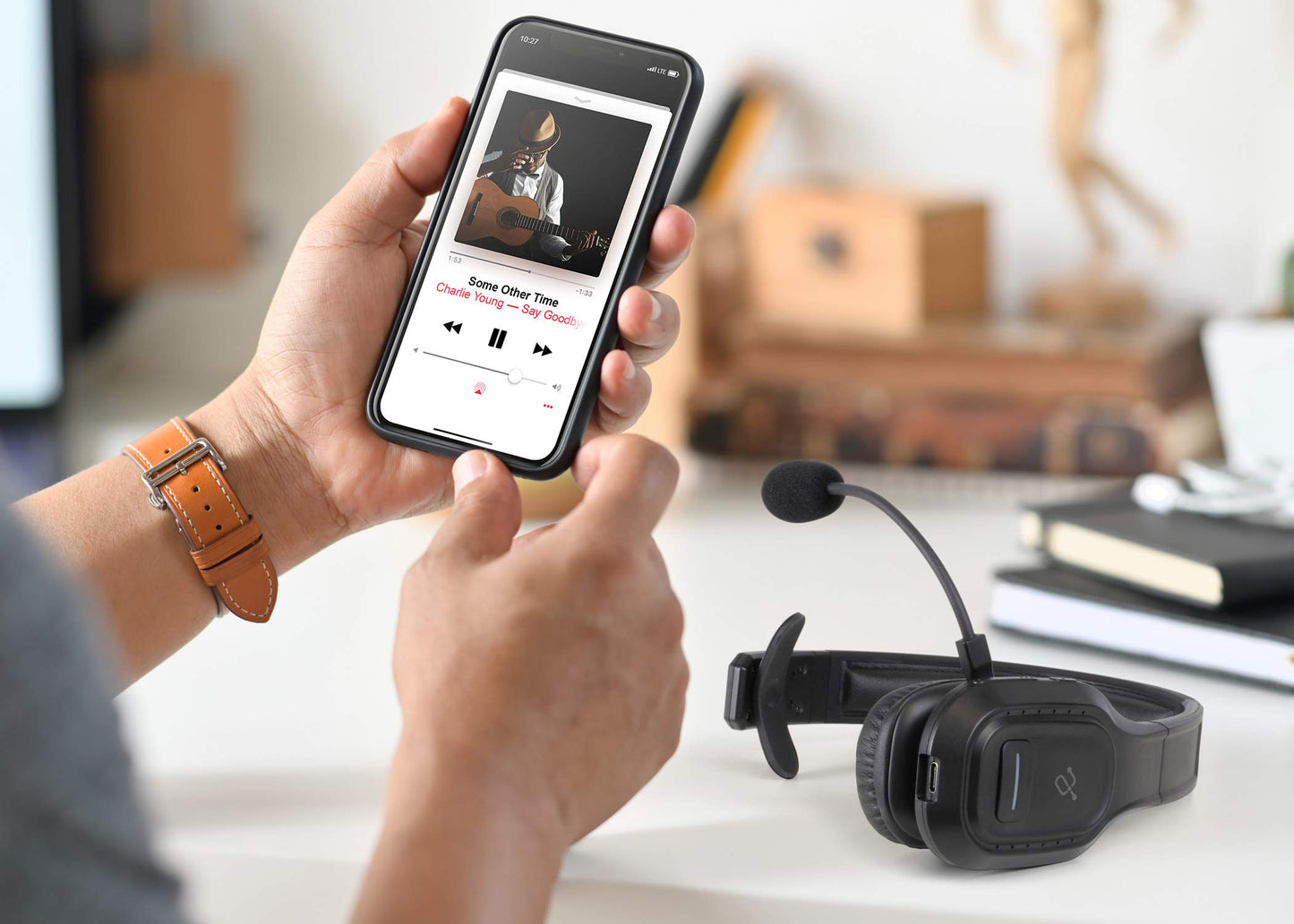 Aluratek Wireless Bluetooth 5.0 Headset ABHM100F - Hi-Fi Over-Ear Headphones with Noise Cancelling, Built-In Microphone, Comfortable Memory Foam