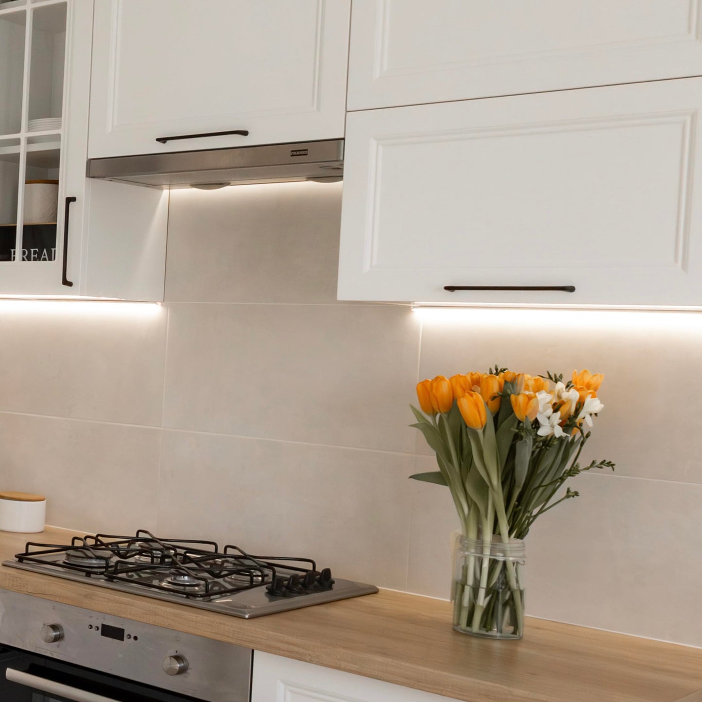 Maxxima 18 in. Hardwired LED Under Cabinet Strip Light, 690 Lumens, 3000K Warm White, Kitchen and Living Room 120V White Cove Lighting, No Power