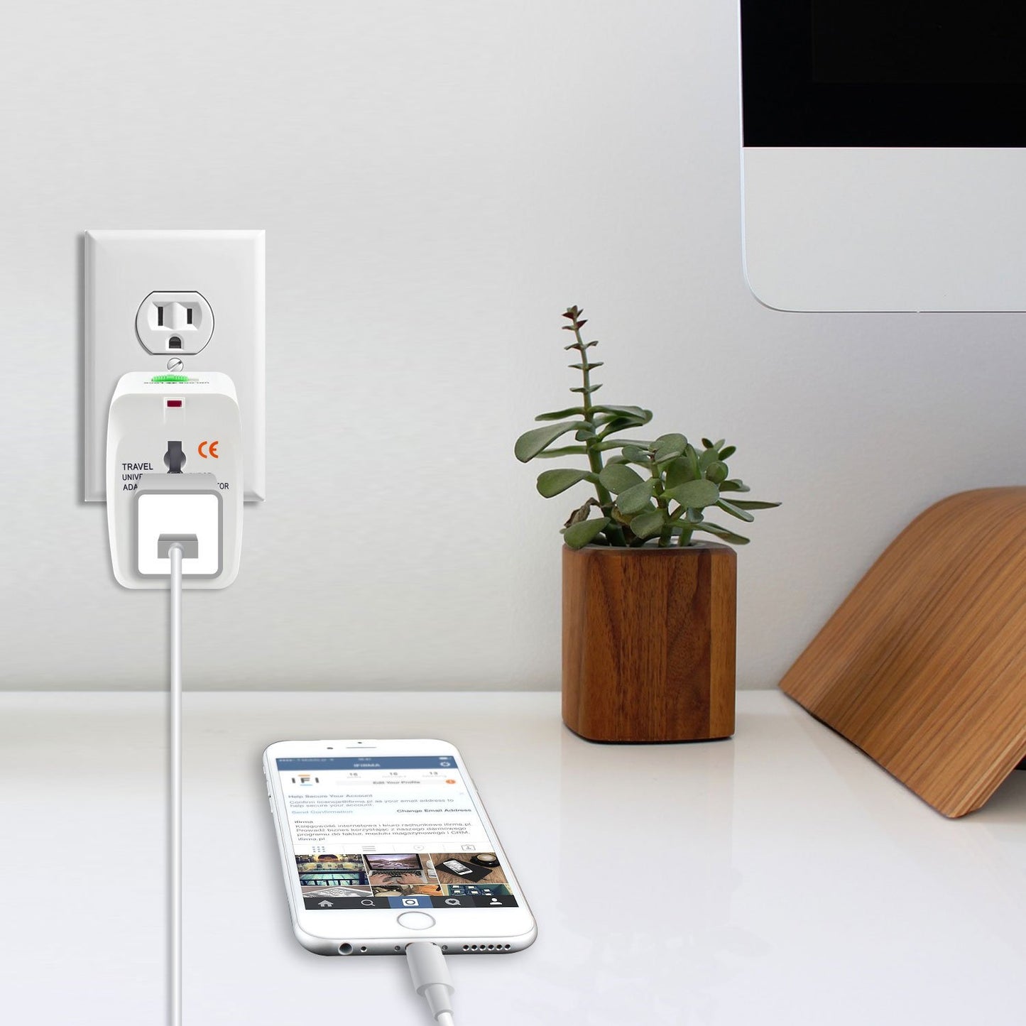 Travel Adapter, Universal All-In-One Worldwide International Travel Plug Converter-USA EU AUS/NZ UK Europe Asia And Works on All Country