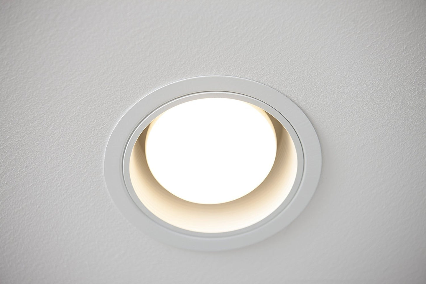 Philips LED Dimmable BR30 Light Bulb: 650-Lumen, 5000-Kelvin, 9-Watt (65-Watt Equivalent), E26 Base, Daylight, 3-Pack