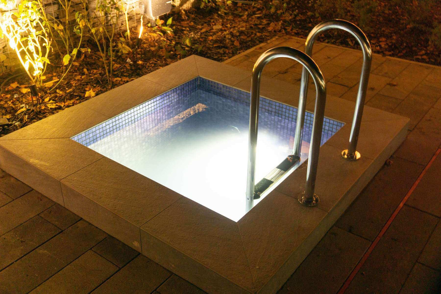 JIUBROLAM LED Spa Pool Light Bulb Hot Tub 110V 120V 15W Replace 100W 200W Incandescent Bulbs White Daylight for Most Spa and Pool Light Fixture