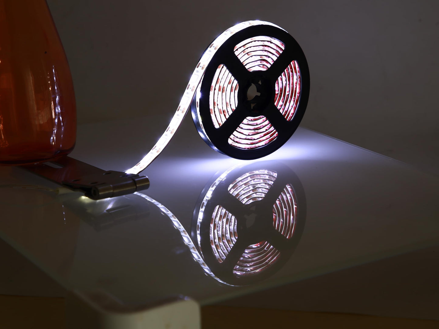 Geekeep White Led Strip Lights Battery Powered, Cordless Light Strip, Waterproof Led Light Strips Battery Powered, Wireless Battery Operated Strip
