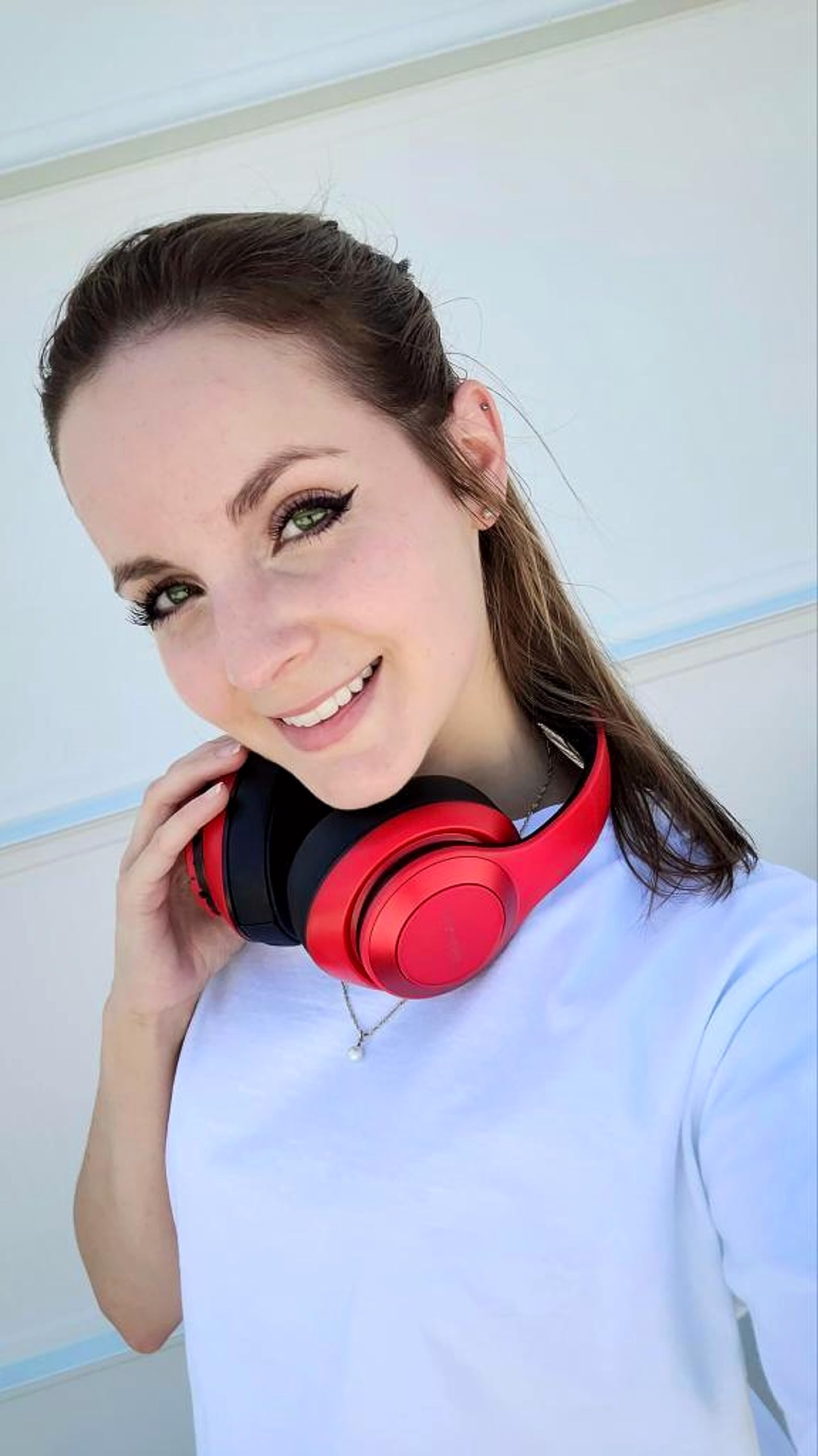 Vizliter Bluetooth Headphones, TWS Deep Bass Wireless Over-Ear Headset 5.3 with Built-in Mic LED Lights, Noise Cancelling Audio Earphones (Red Black)
