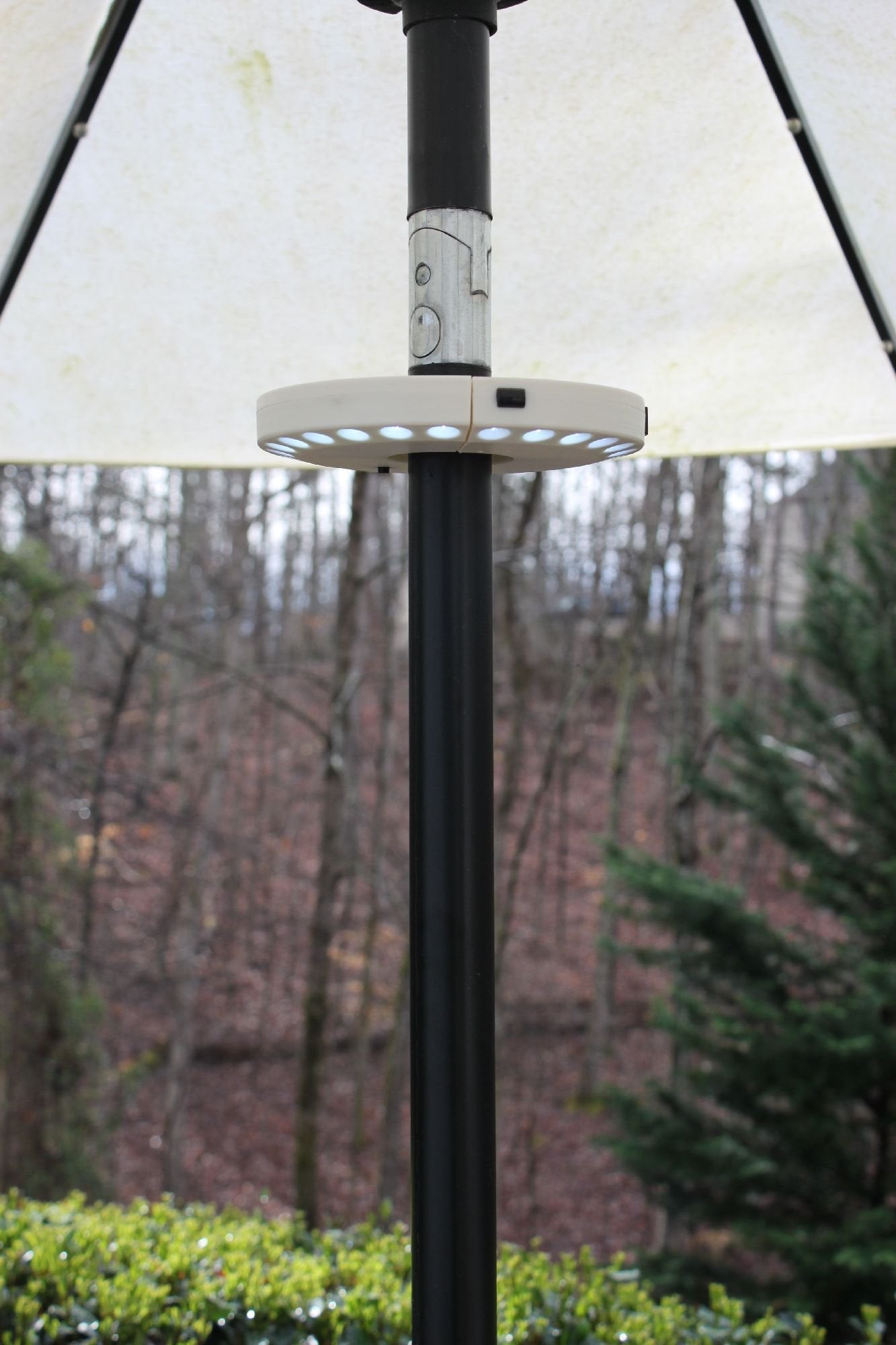 EcoGecko 3-Pack Round White LED Lights, 7-Inch Diameter, Fits 1-1.6 Inch Pole, Battery Operated, 100,000 Hour Lifespan