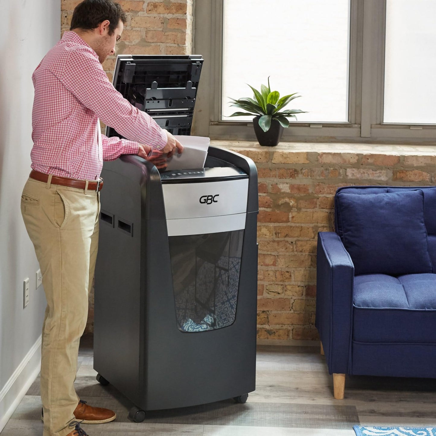 GBC Paper Shredder, Auto Feed+, 230 Sheet Capacity, Super Cross-Cut, Small Office Shredder, 230X (WSM1757606)