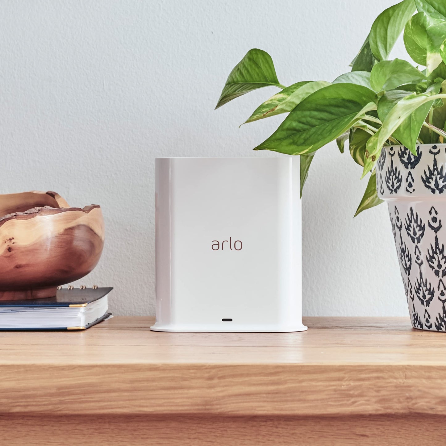 Arlo Ultra SmartHub, Arlo Certified Accessory, Connects Cameras to Wi-Fi, Works with: Pro 2/3/4/5S/6/6 XL, Essential Outdoor 3/3 XL, Ultra Cameras