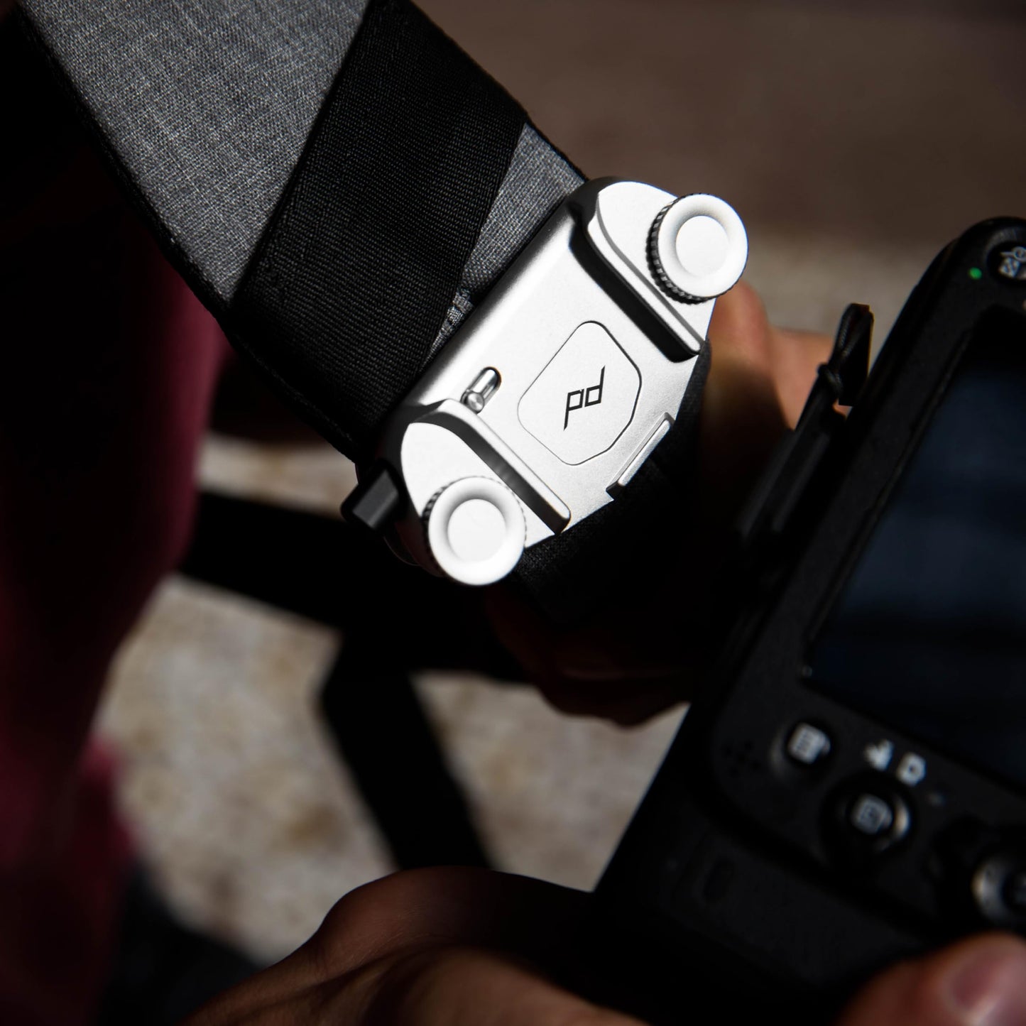 Peak Design Capture Camera Clip V3 Solo, Silver Clip Only, Holds DSLR, Compact and Point and Shoot Bodies, Secure, Stable and Accessible, Attaches