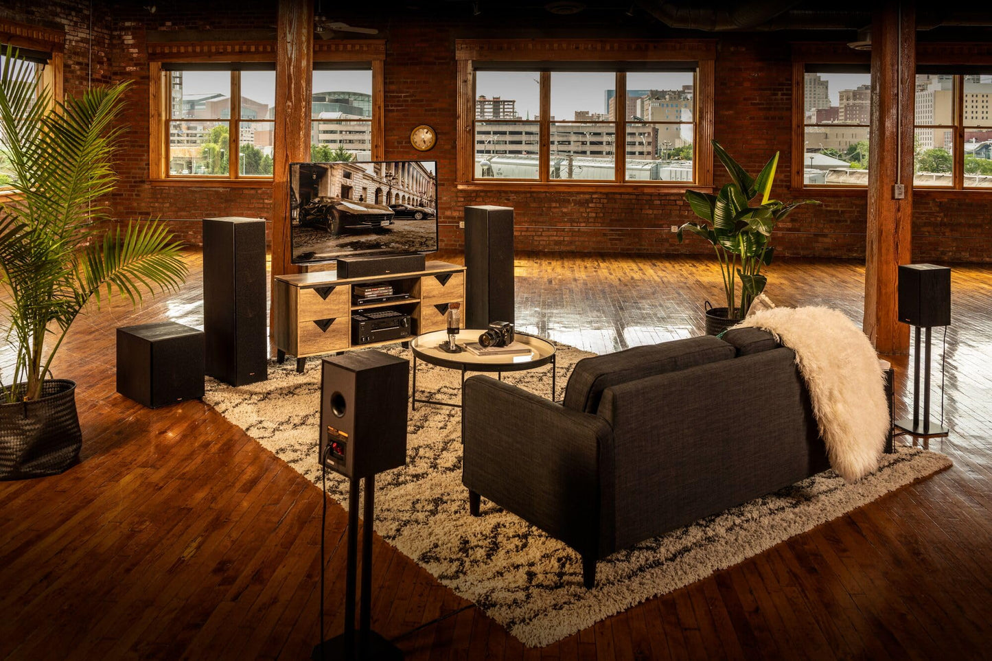 Klipsch Reference R-8SW Surround Subwoofer, 150 Watts Peak Power (Brushed Black Vinyl, 8-Inch)