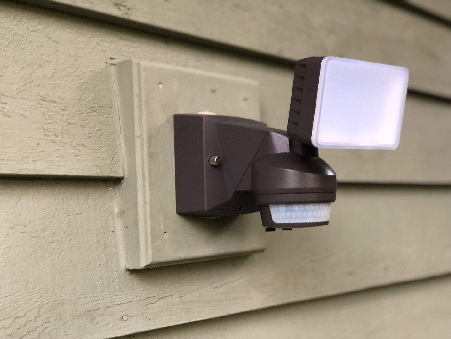 IQ America Motion Security Flood Light 1600 Lumen LED Outdoor Weatherproof Adjustable Sensor Detection Universal Wall Eave or Soffit Universal Mount
