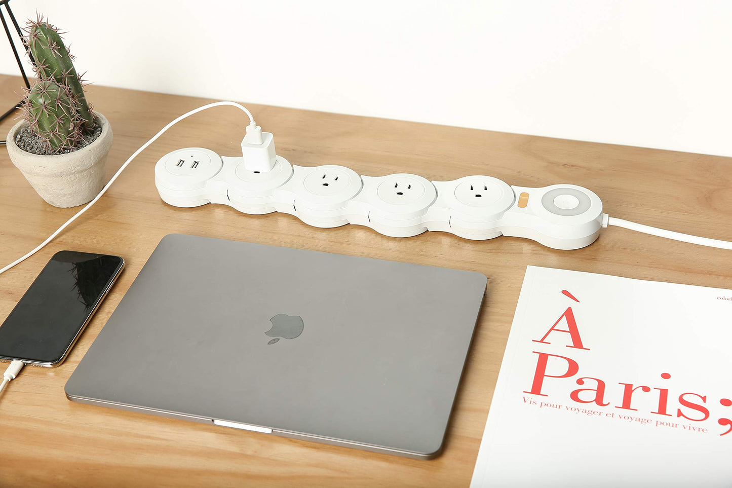 Flexible Surge Protector Power Strip, 6 Feet Long Cord 4 Outlets 2 USB ?10V/13amp Flat Plug? with Overload Protection Extension Cord,Suitable for Home