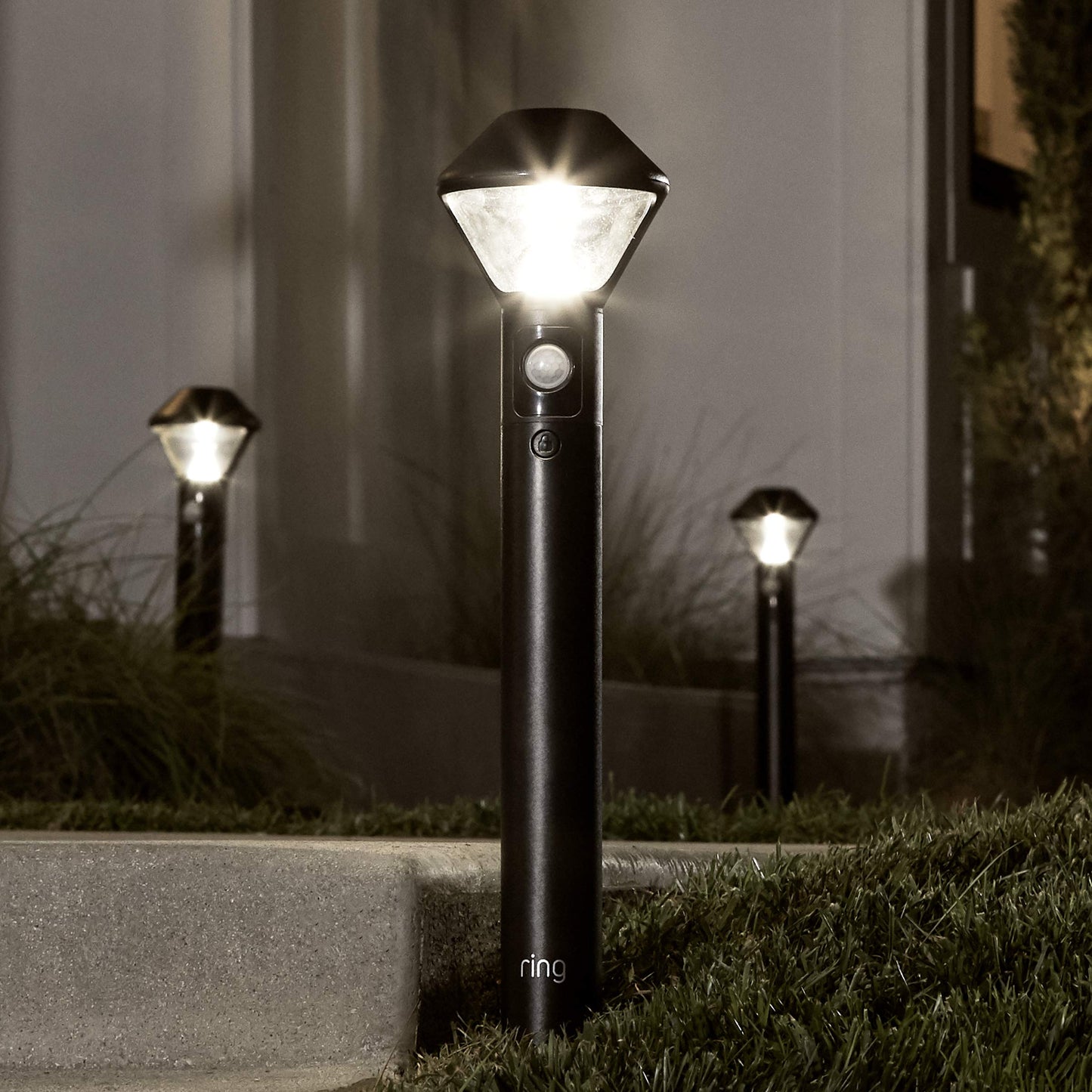 Ring Pathlight Battery - Motion-activated pathlight, bright LEDs, works with Amazon Sidewalk, Black