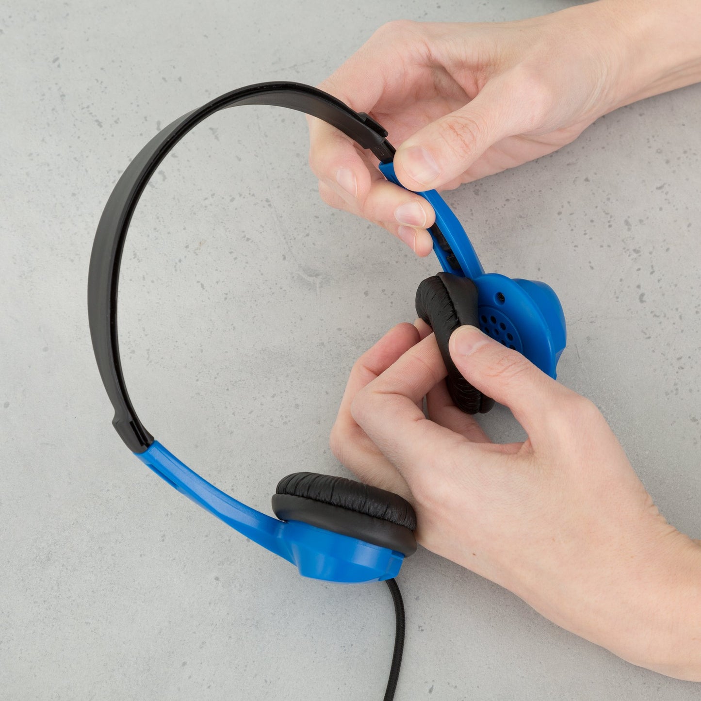 Egghead EGG-IAG-1008FA-BL-SO Stereo School Headphones with Heavy Duty Cord, Blue