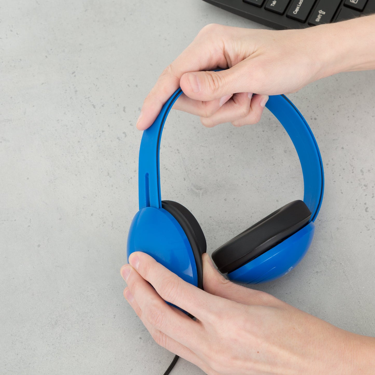 Egghead Heavy Duty Kids’ Headphone w/Tangle-Free Cord, Blue