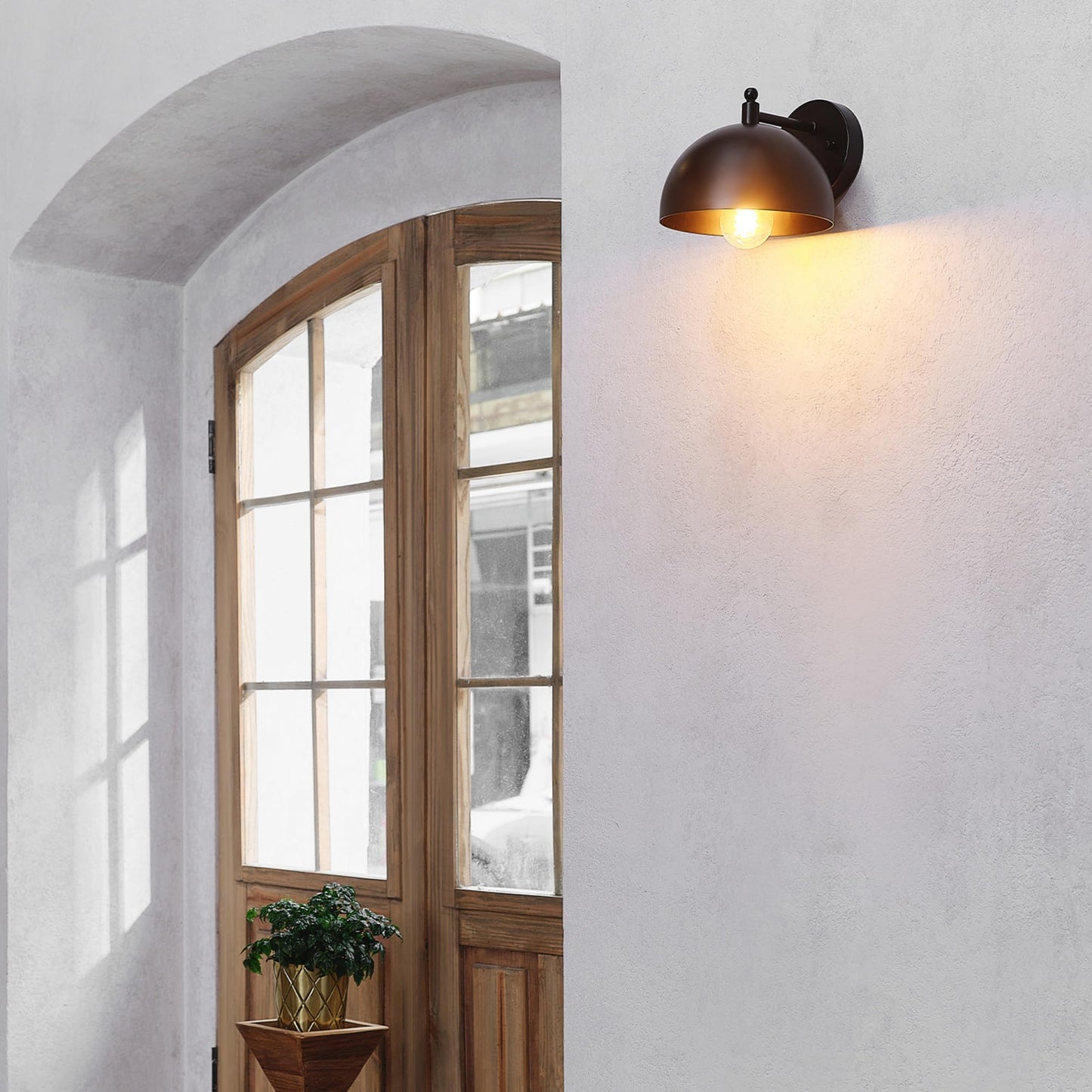Globe Electric 65000047 1-Light Wall Sconce, Matte Black, Wall Lights for Living Room, Bedroom, Den, Mounted Bedside Lamp, Apartment Essentials