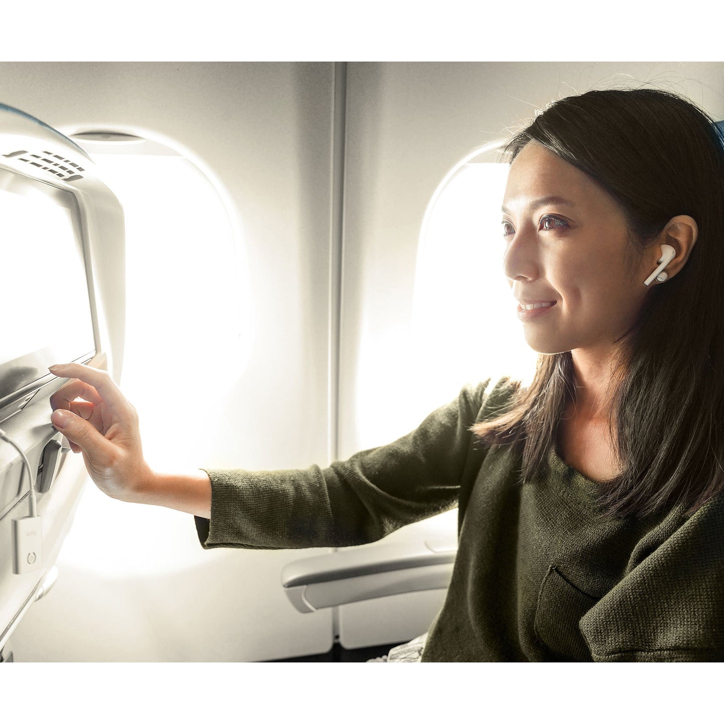 Twelve South AirFly | Wireless Transmitter to use Wireless/Noise-Cancelling Headphones in Gyms or on Airplanes