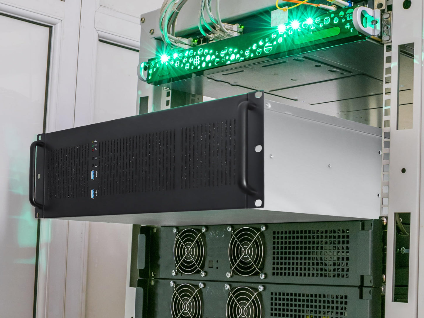 Rosewill 3U Server Chassis Rackmount Case, 4X 3.5 Bays, ATX Compatible, 2X 80mm Fans, 2X USB 3.0, Silver/Black - RSV-Z3100U