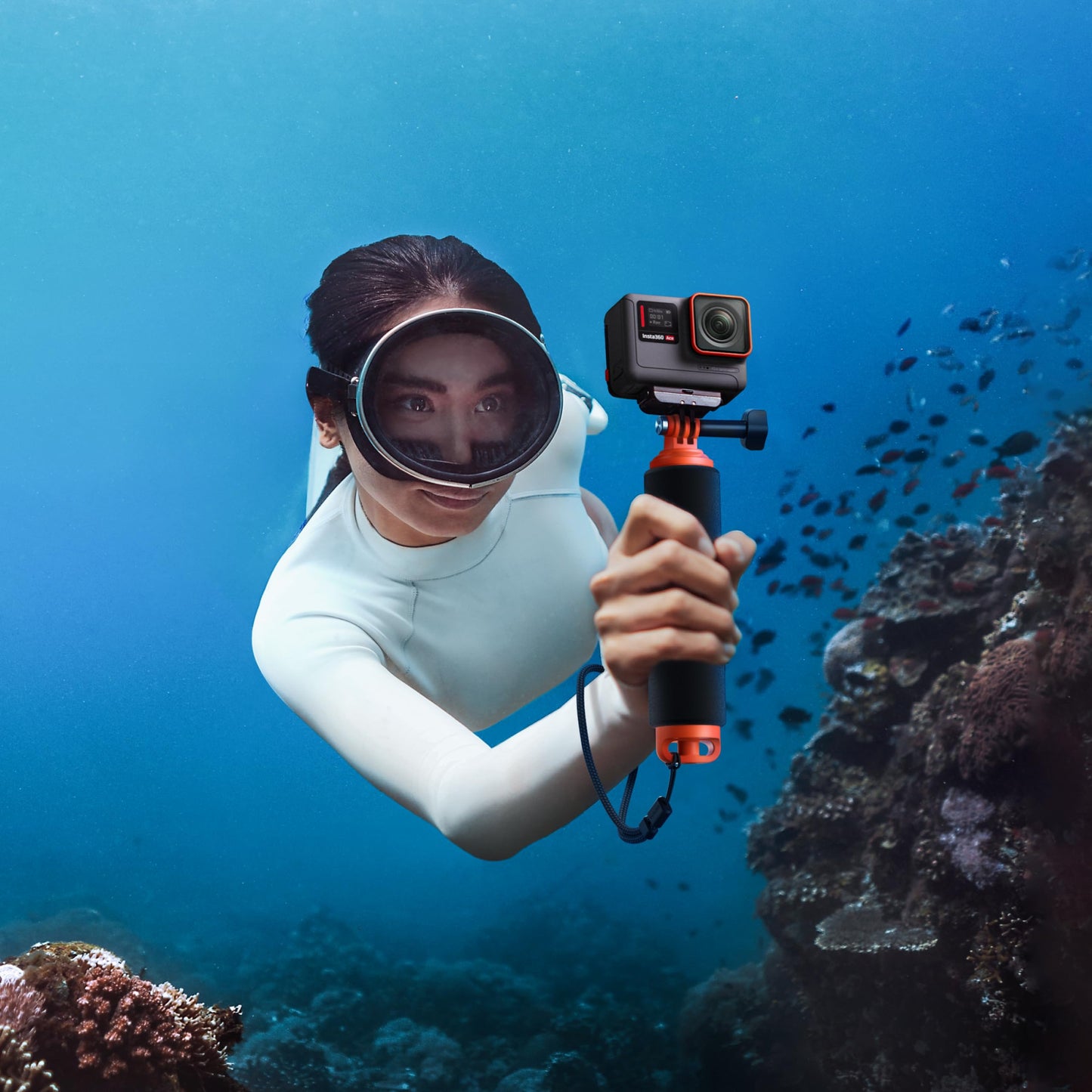 Insta360 Floating Hand Grip, Buoyant Mount with Non-Slip Handle, Compatible Ace, Ace Pro, Ace Pro 2, GO 3, GO 3S, GO Ultra, X2, X3, X4, X5 Action