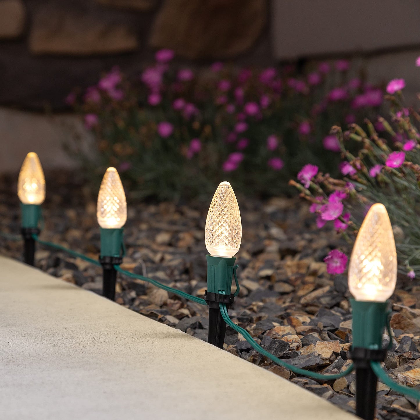 Holiday Lighting Outlet Christmas Light Stakes | Universal 5-Inch Outdoor Light Stakes For C9 or C7 Light Sockets | Improved Break-Resistant Design |