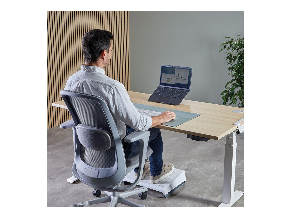 Fellowes Alumia™ Portable Laptop Stand - Black - Height and Angle Adjustable Laptop Riser, Ergonomic and Foldable Aluminium Design for Home, Office or
