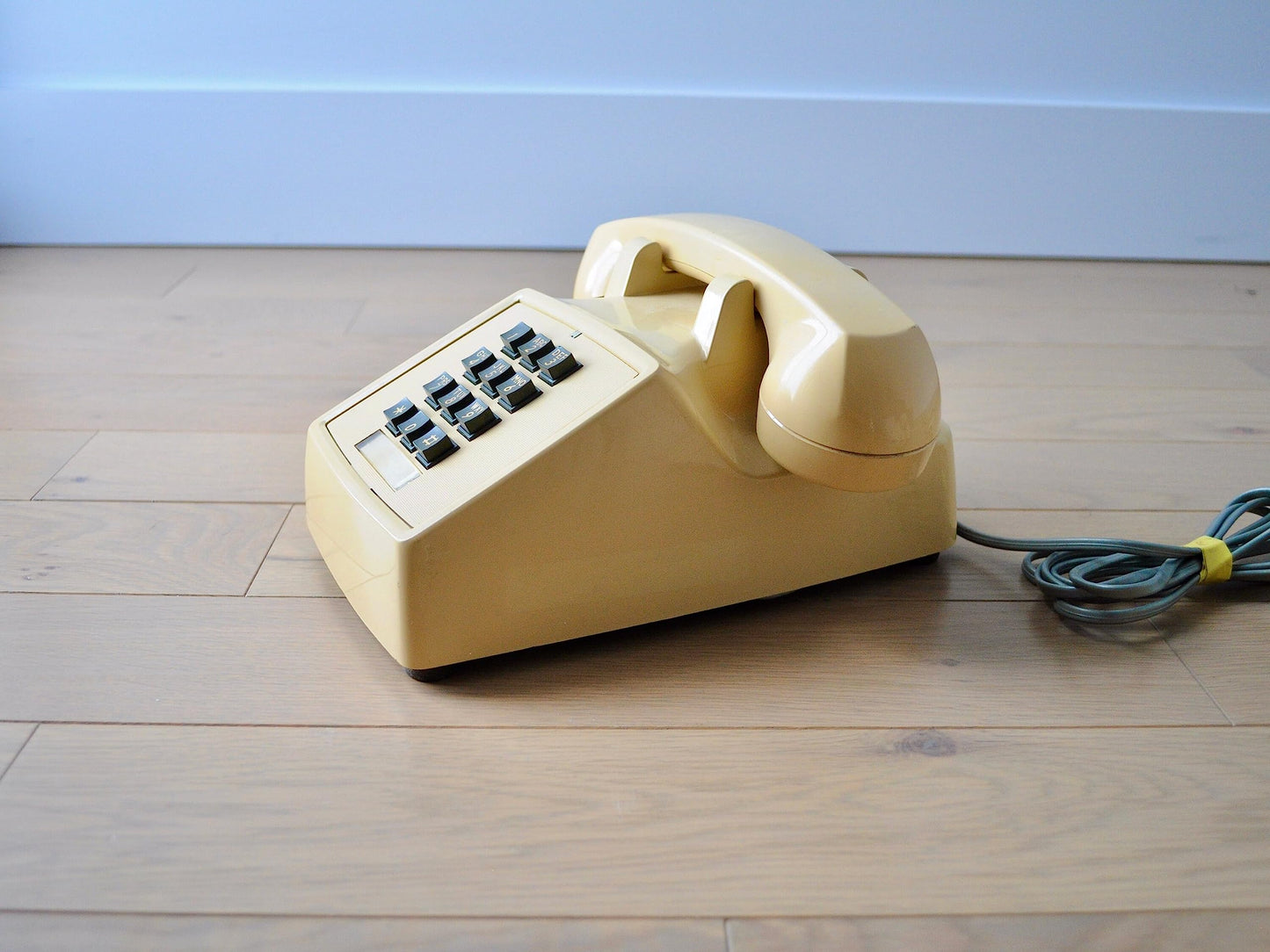 Single Line Classic 2500 Analog Desk Phone with Volume Control, Works on PBX, Handset and Line Cord, 2 Ports, Beige/Ash