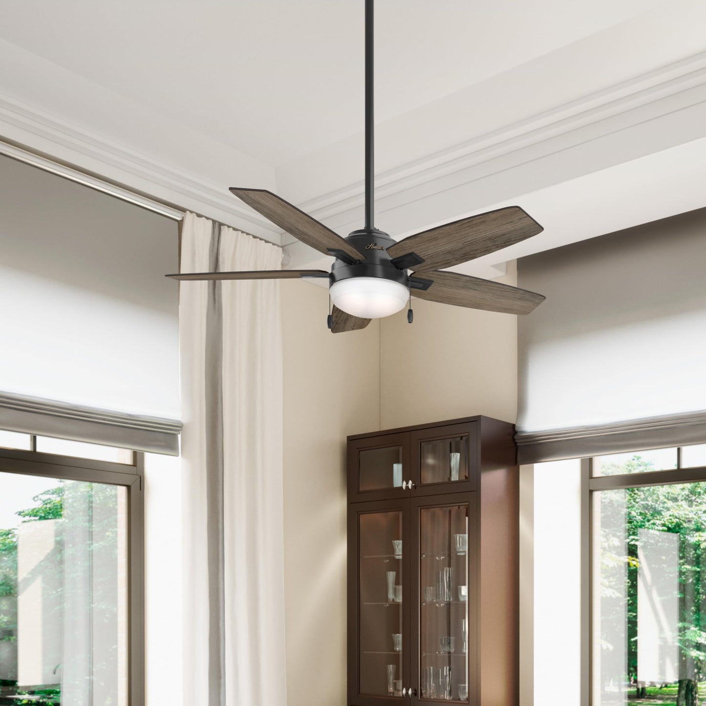Hunter Fan 46 inch Contemporary Matte Black Indoor Ceiling Fan with Light Kit (Renewed)