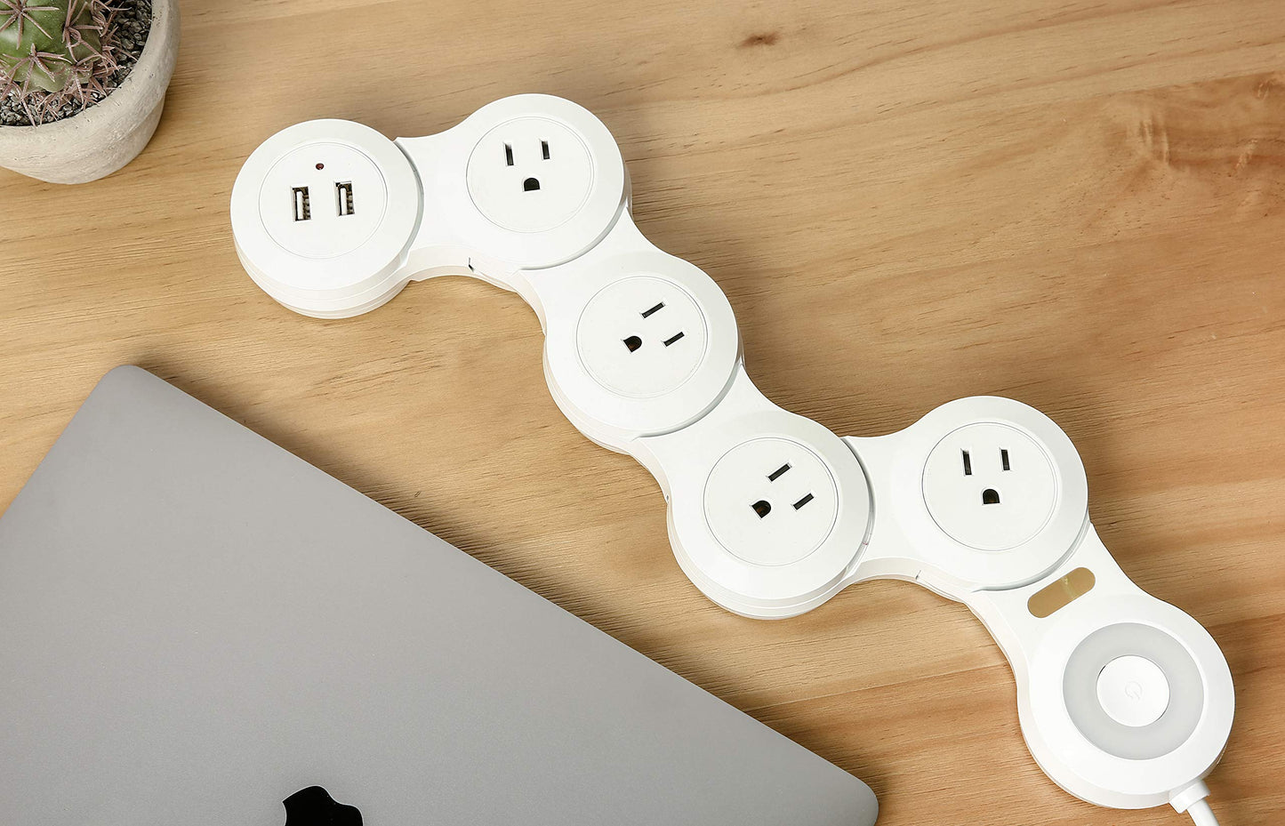 Flexible Surge Protector Power Strip, 6 Feet Long Cord 4 Outlets 2 USB ?10V/13amp Flat Plug? with Overload Protection Extension Cord,Suitable for Home