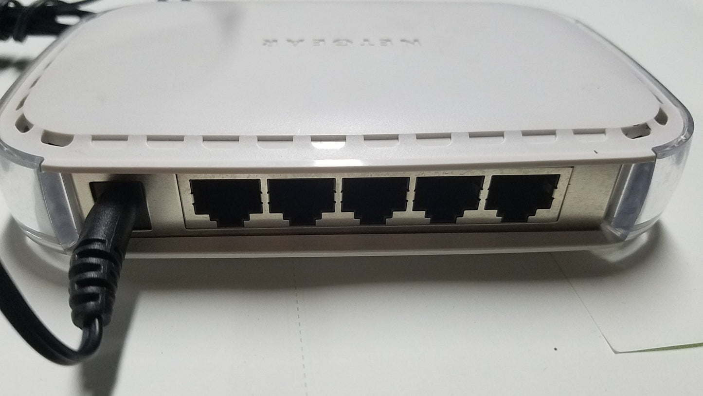 NETGEAR GS605 5-Port Gigabit Desktop Switch - Switch - 5 x 10/100/1000 - desktop