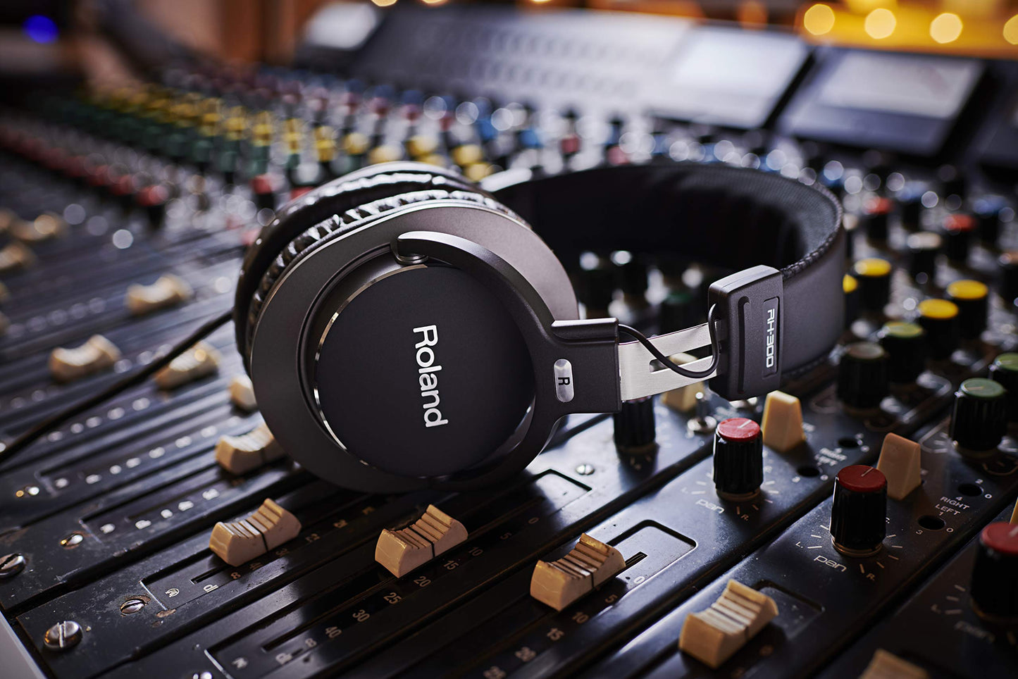 Roland RH-300 Monitor Headphones, Black