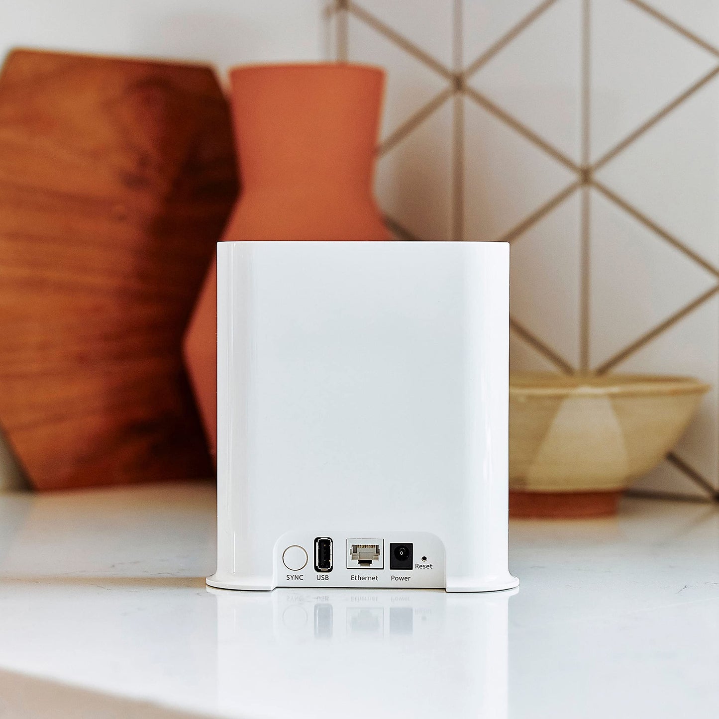 Arlo Pro SmartHub, Arlo Certified Accessory - Connects Cameras to Wi-Fi, Works with: Essential (1/2/3/3 XL, Pro 5S/6/6 XL, Ultra Cameras, Floodlight