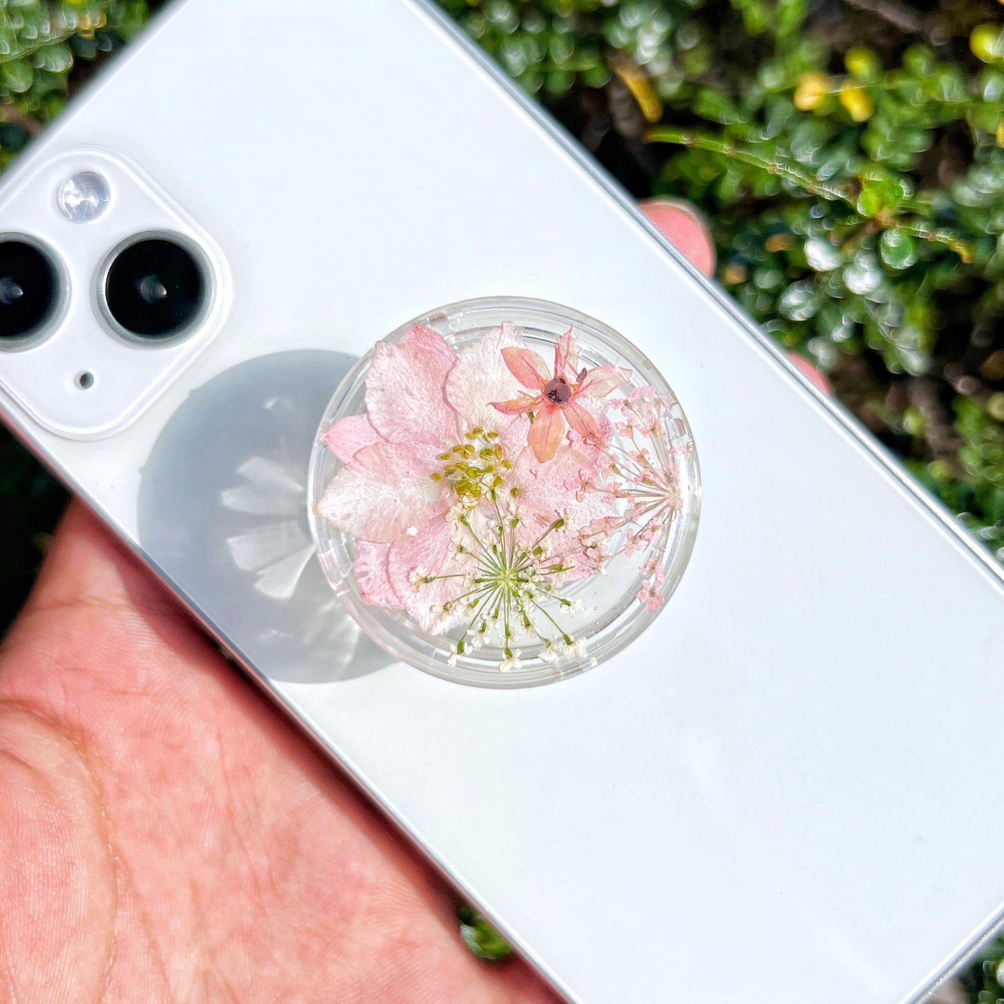 Petite Pressed Pink Flowers Phone Grip,Handmade Dried Flowers Clear Phone Stand, Expanding Cell Phone Charms Accessory, Interchangeable Kickstand