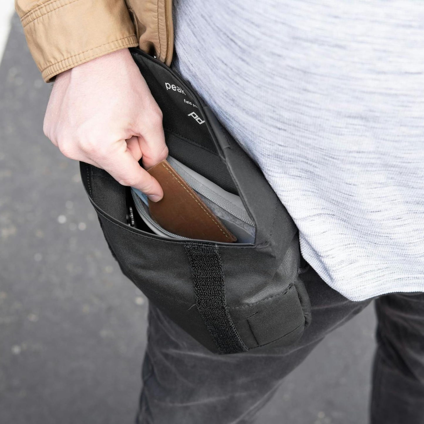 Peak Design Field Pouch V2, Black, 2-in-1 Organizer and Sling Bag, Adjustable Shoulder Strap and Integrated Belt Loops, Weatherproof Nylon Canvas