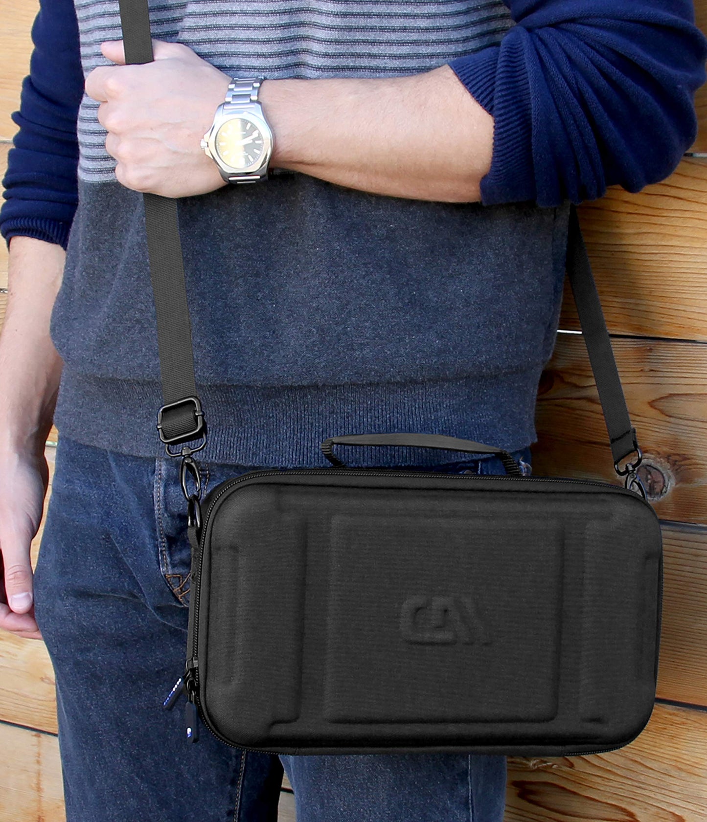 CASEMATIX Travel Case Fits Razer Kishi Ultra Gaming Controller and Mobile Gaming Phone Controller Accessories, Includes Shoulder Strap, Impact