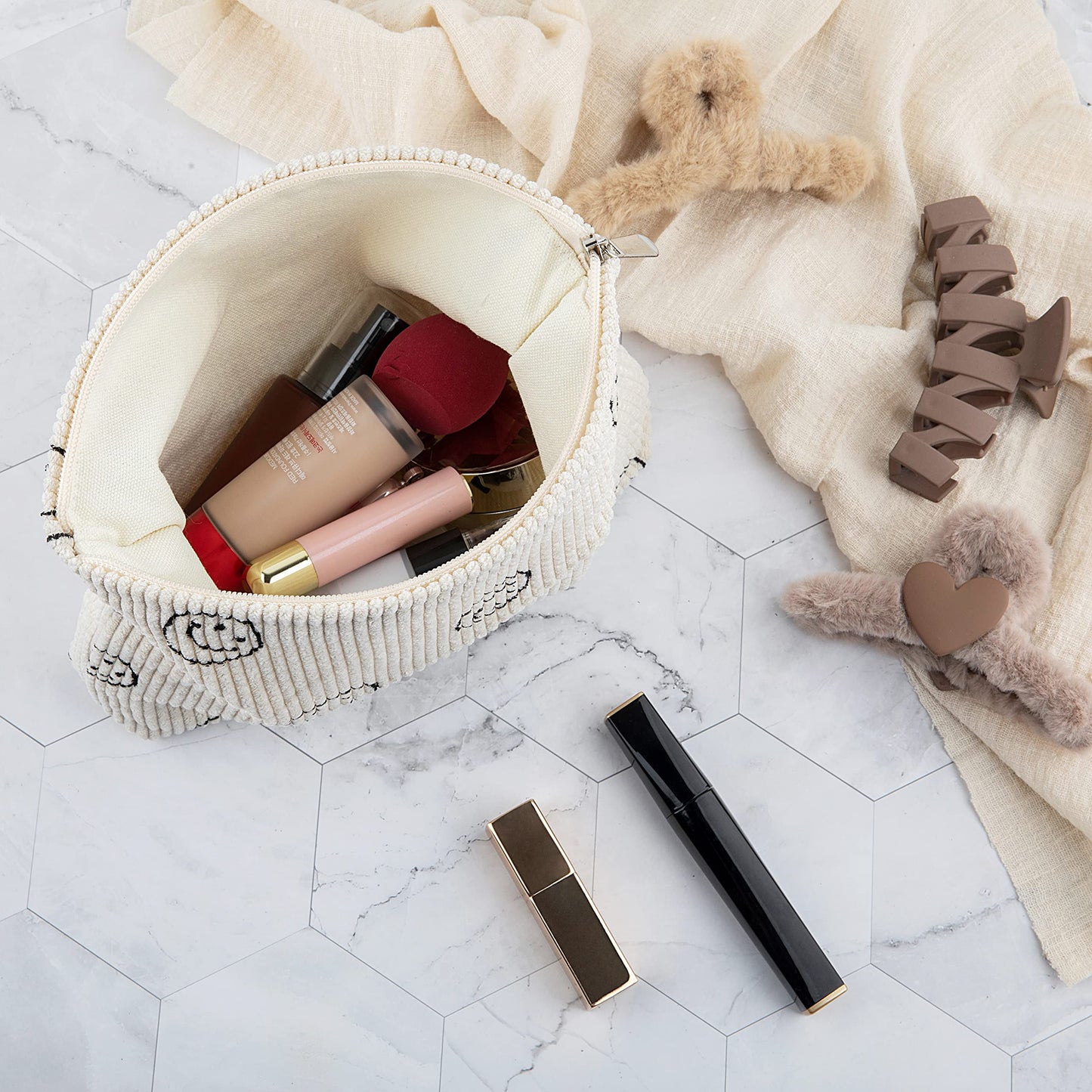 GUTGNK Makeup Bag for Women – Corduroy Cosmetic Pouch, Aesthetic Smiley Face Organizer Tote with Zipper, Cute Pencil Case (Beige)