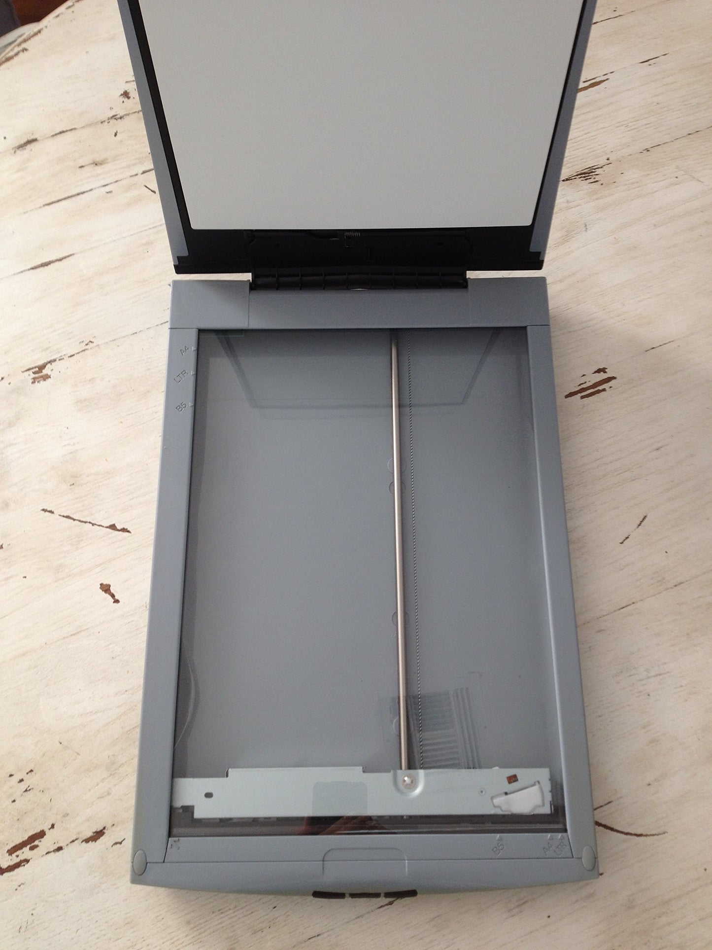 Canon CanoScan LiDE 30 Scanner