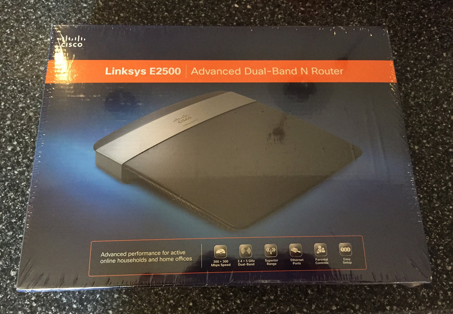 Linksys E2500 (N600) Advanced Simultaneous Dual-Band Wireless-N Router